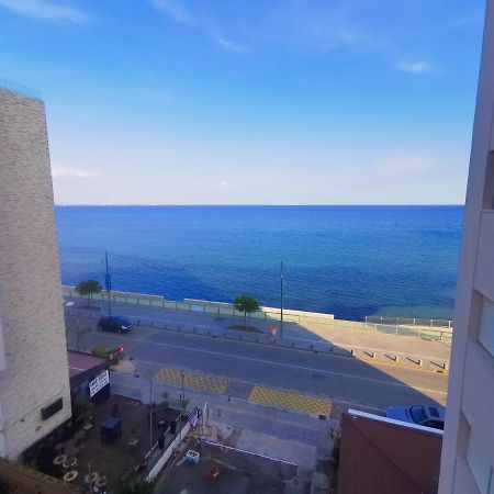 Flirty Flamingo Seaview Seafront Apartment Larnaca Esterno foto