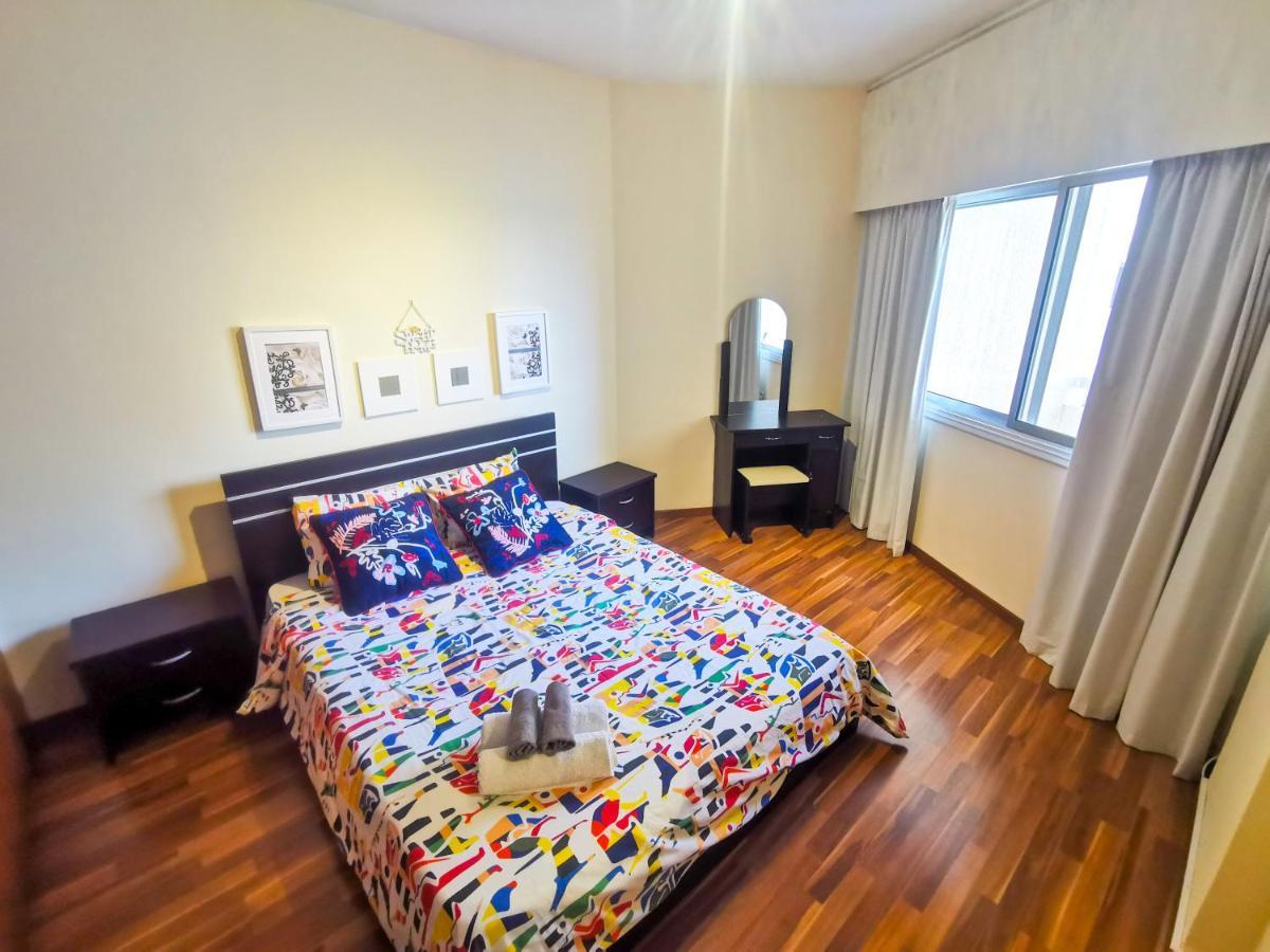 Flirty Flamingo Seaview Seafront Apartment Larnaca Esterno foto