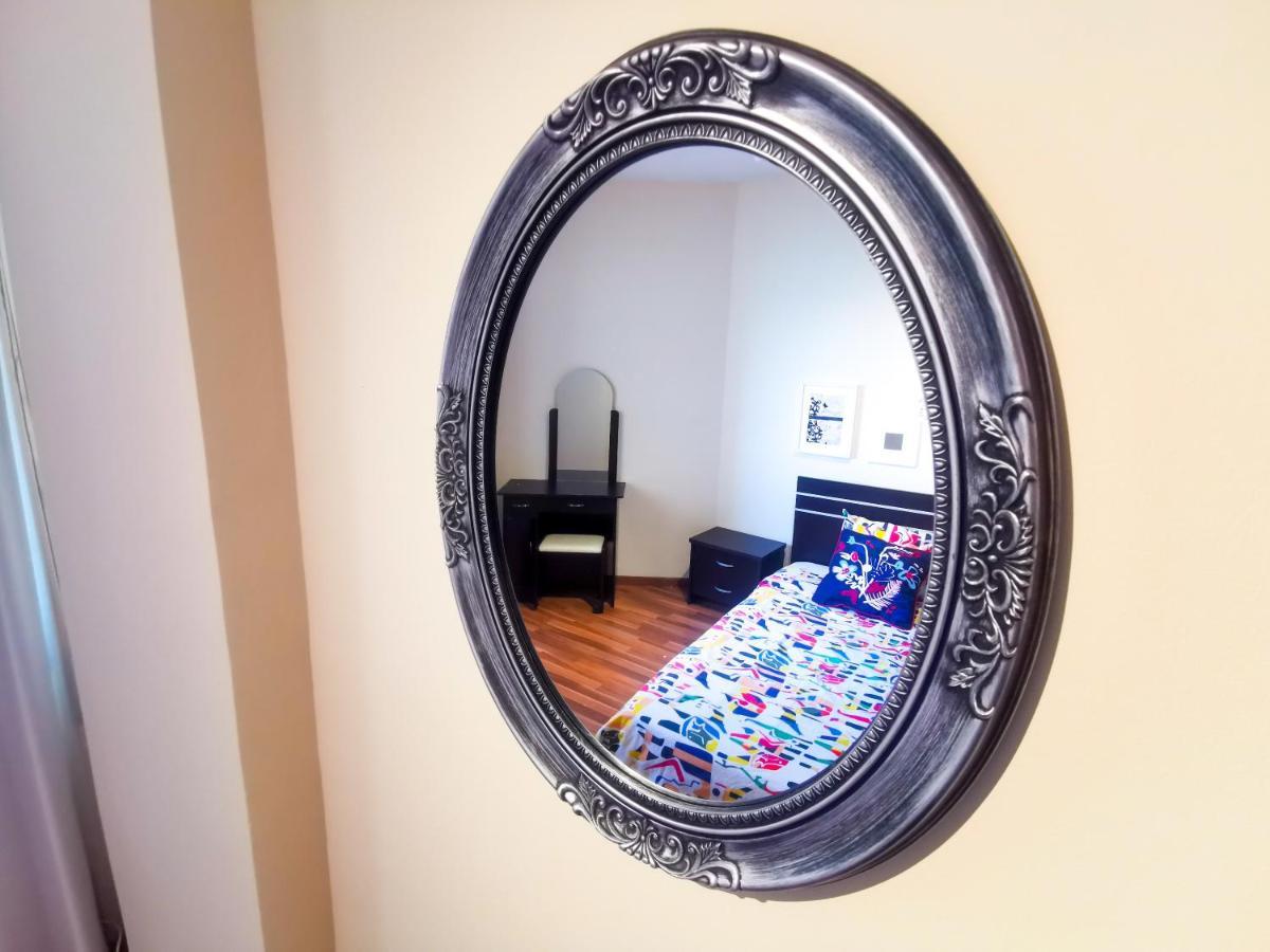 Flirty Flamingo Seaview Seafront Apartment Larnaca Esterno foto